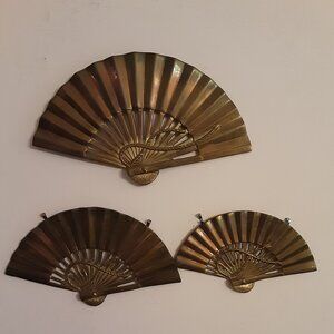 VINTAGE BRASS MCM WALL ART FAN SET.
